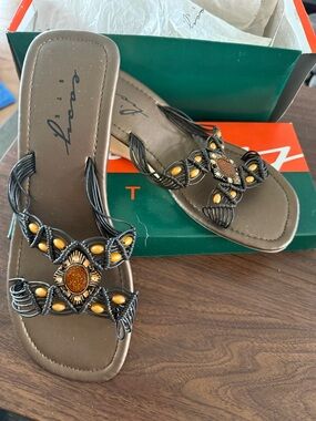 Vintage Brown Beaded Women's Slide Sandals - Easy Step. SZ 9